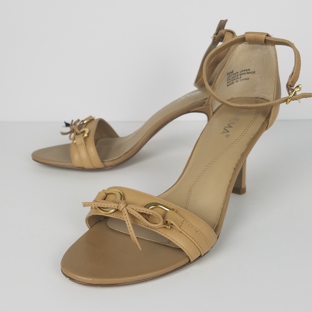 Women's Ipanema Leather 3" heels Size 9.5